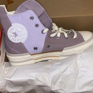Women’s 8.5 color block platform converse